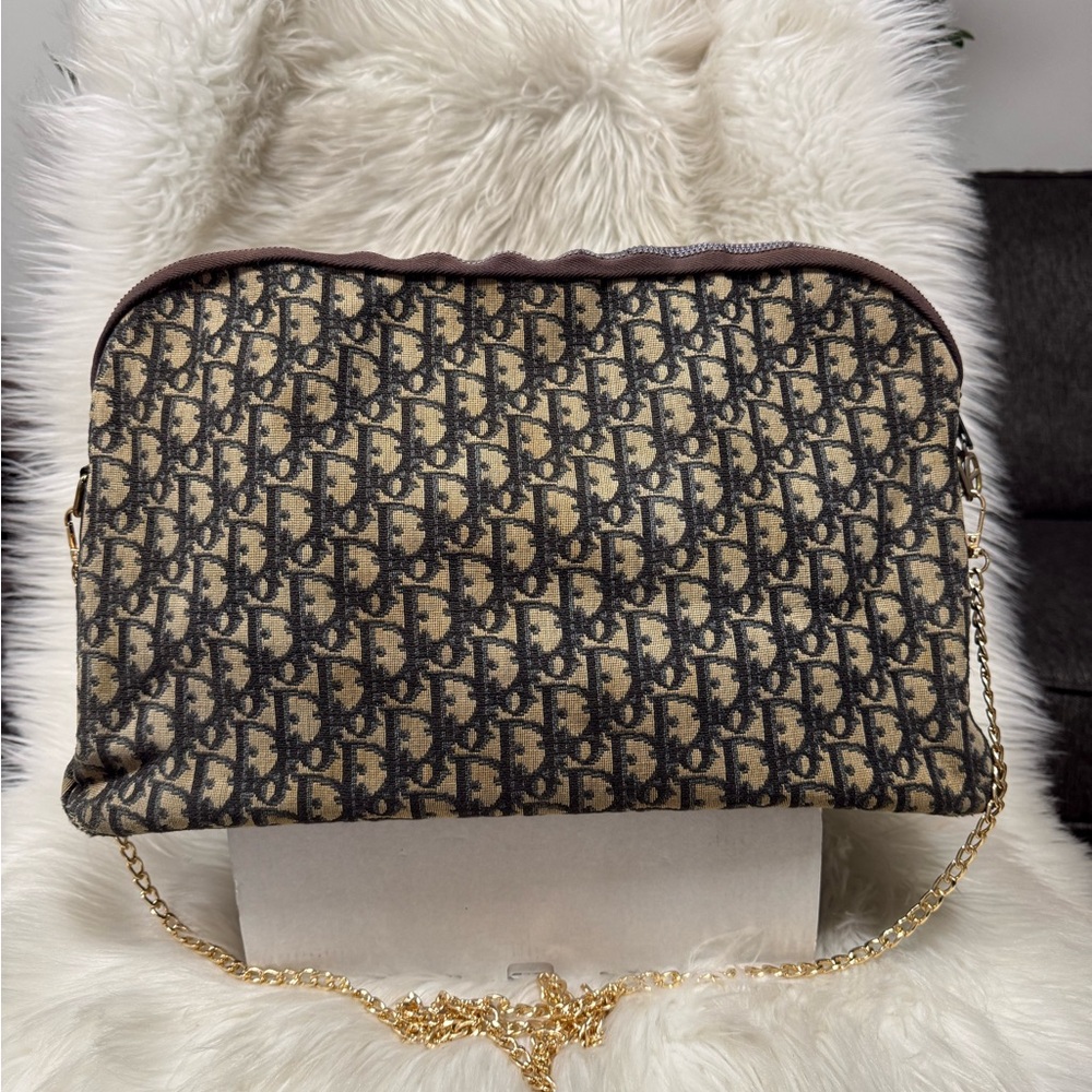 🔥SOLD🔥Authentic Christian Dior Cream and Navy Oblique Canvas Shoulder Bag